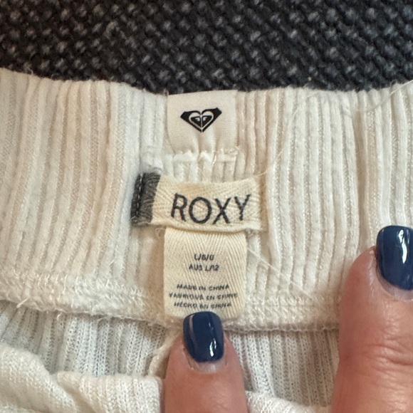 Roxy Off-White Ribbed Shorts - Picture 2 of 2